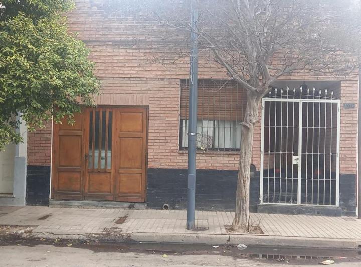 Casa · 170m² · 6 Ambientes · 1 Cochera