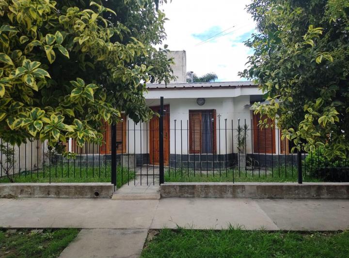 Casa · 180m² · 6 Ambientes · 2 Cocheras