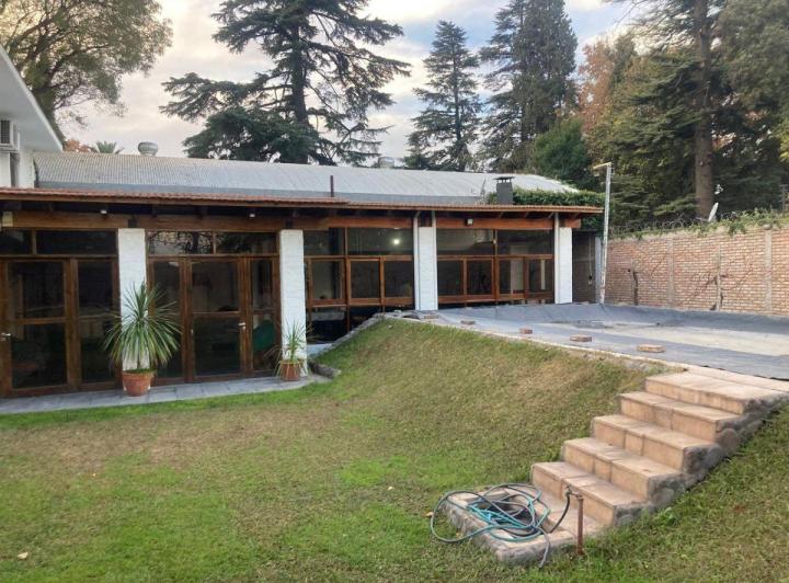 Bodega-Galpón · 140m² · 3 Ambientes