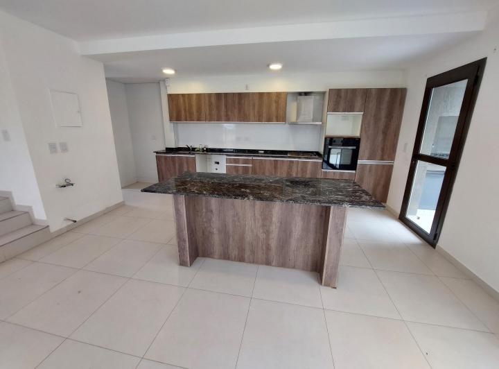 Casa · 190m² · 3 Dormitorios · 2 Cocheras