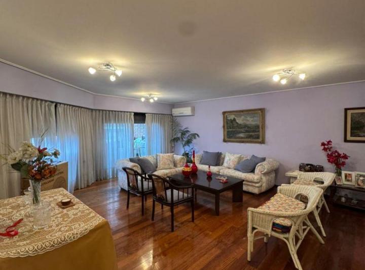 Departamento · 180m² · 7 Ambientes · 1 Cochera