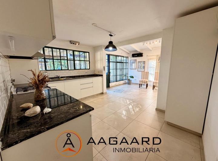 Casa · 231m² · 9 Ambientes · 2 Cocheras