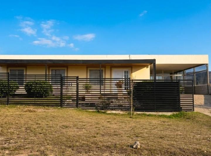 Casa · 800m² · 6 Ambientes · 1 Cochera