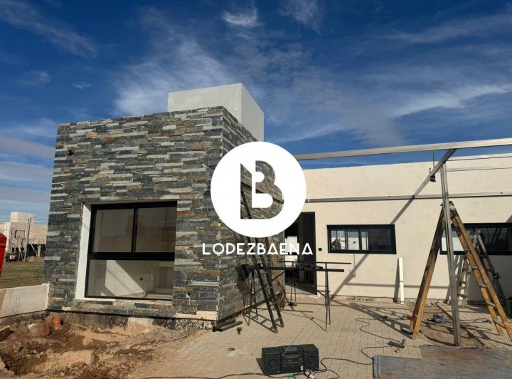 Casa · 180m² · 3 Ambientes · 1 Cochera
