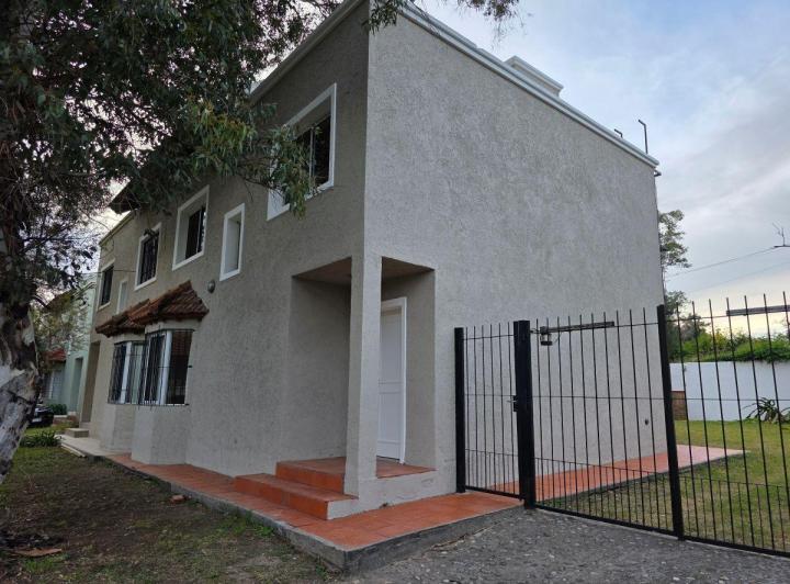 Casa · 130m² · 1 Ambiente · 1 Cochera