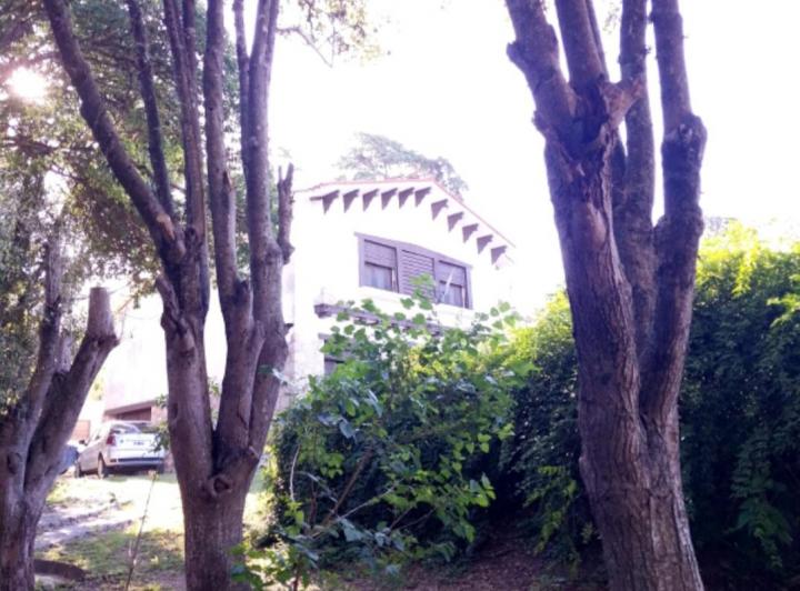 Casa · 250m² · 7 Ambientes · 1 Cochera