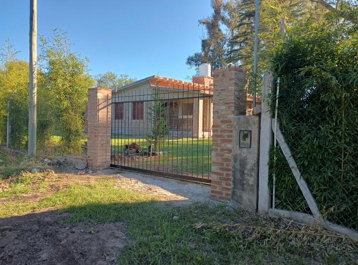 Casa · 230m² · 5 Ambientes · 1 Cochera