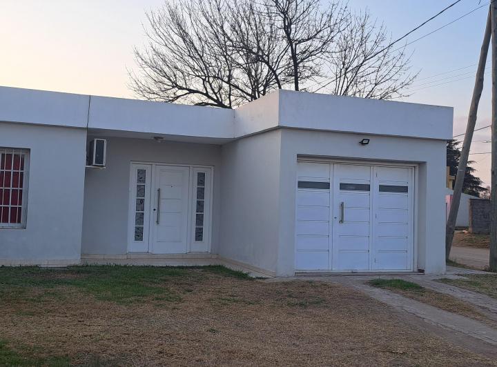 Casa · 100m² · 3 Ambientes · 1 Cochera