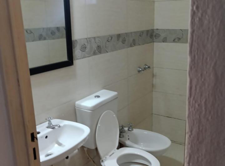 Casa · 60m² · 5 Ambientes · 1 Cochera