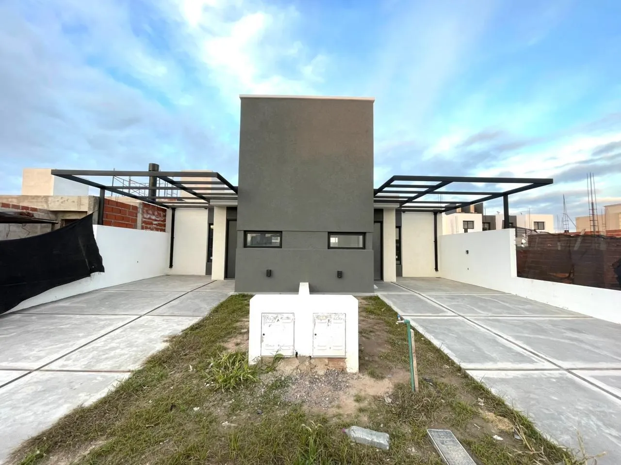 QUEBRADAS DE MANANTIALES CASA DUPLEX EN VENTA 2 DORMITORIOS