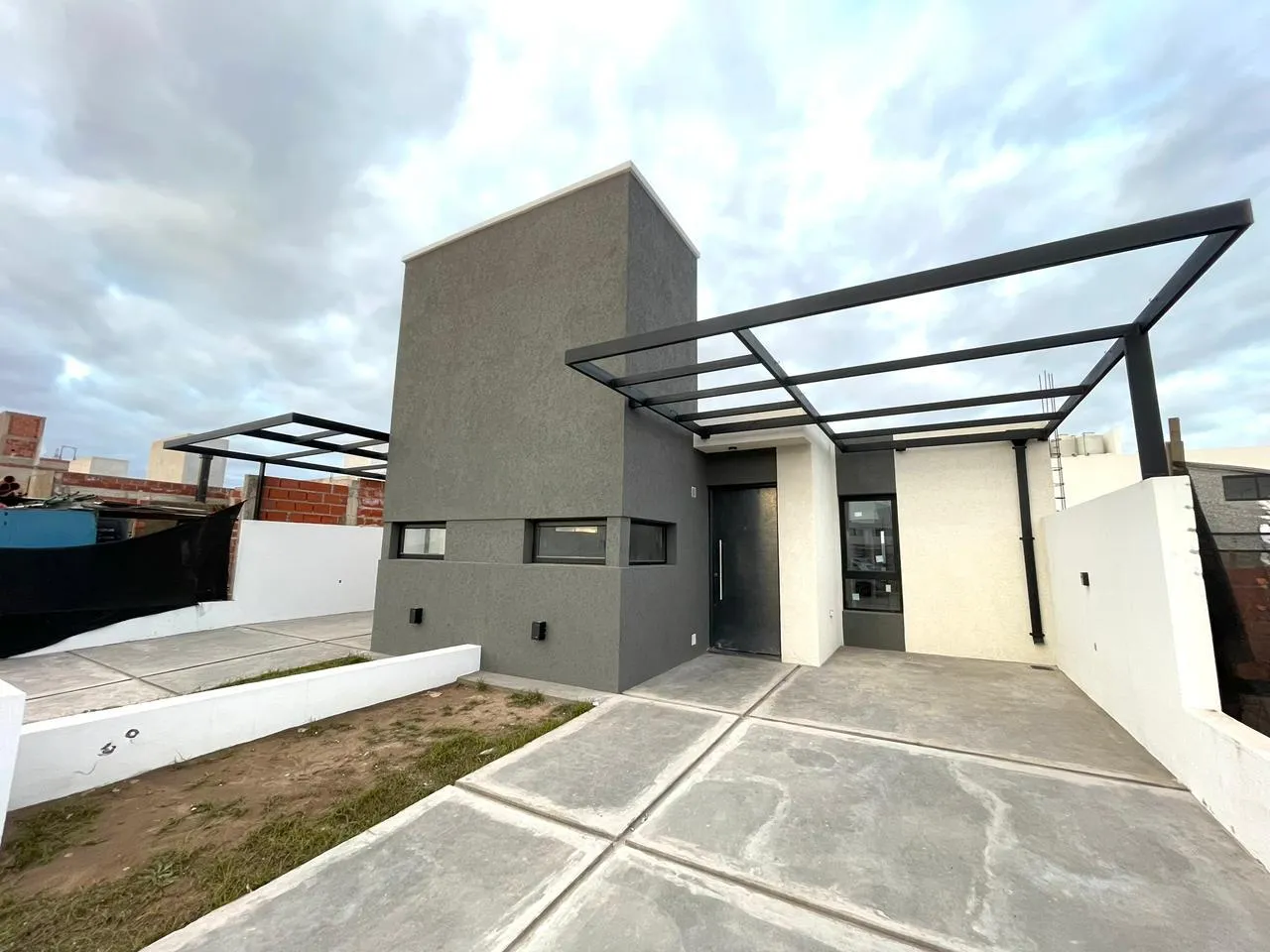 RINCONES DE MANANTIALES CASA DUPLEX EN VENTA A ESTRENAR 2 DORMITORIOS