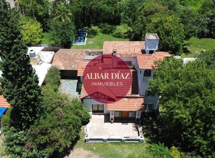 Casa · 340m² · 10 Ambientes