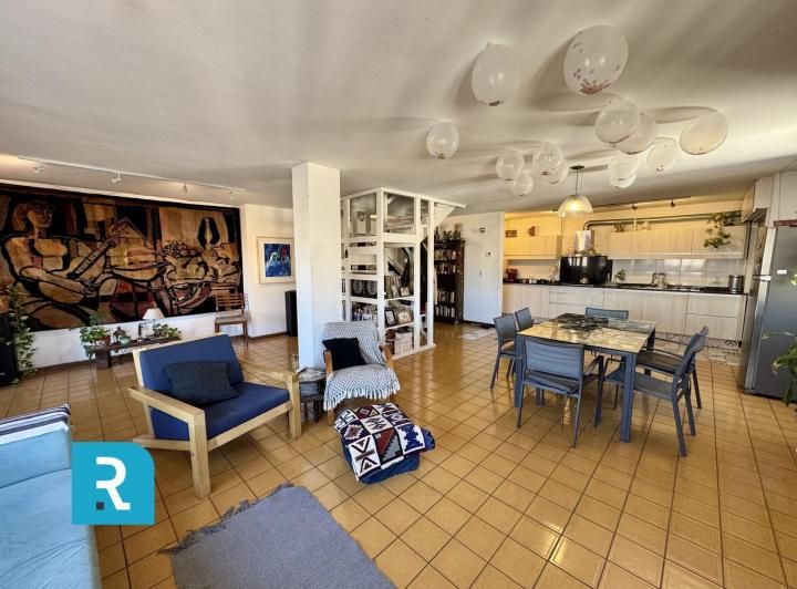 Departamento · 200m² · 5 Ambientes · 1 Cochera