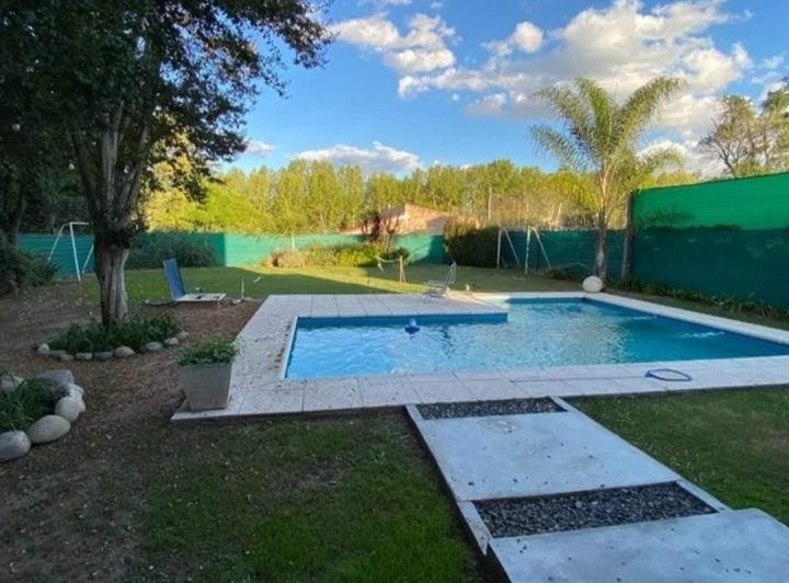 Casa · 300m² · 6 Ambientes