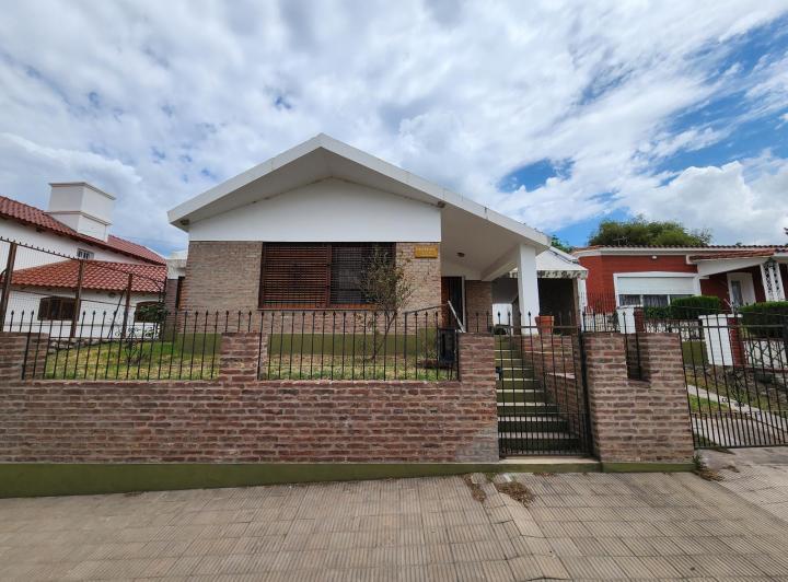 Casa · 600m² · 6 Ambientes · 2 Cocheras