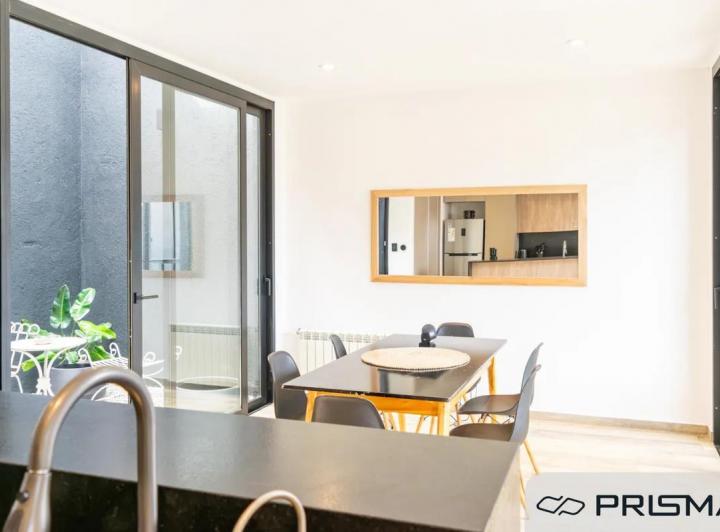 Casa · 180m² · 6 Ambientes · 2 Cocheras