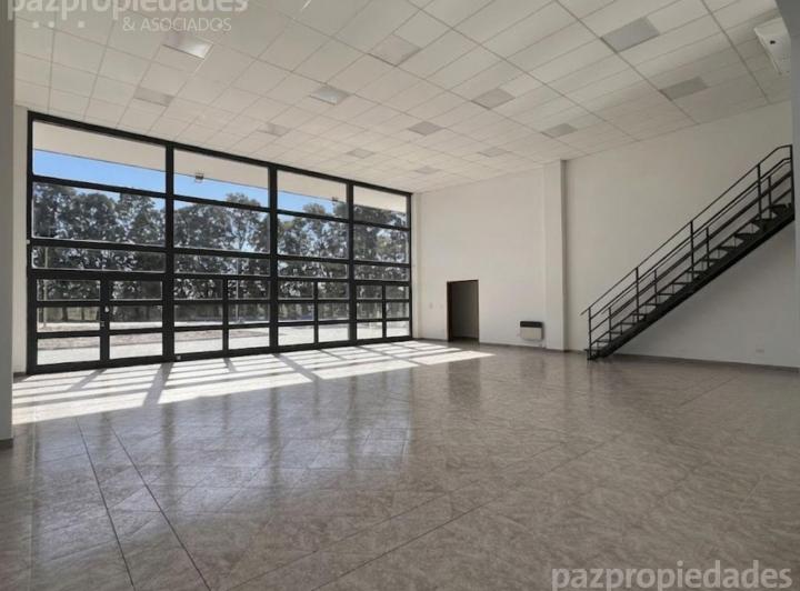 Oficina comercial · 2450m²