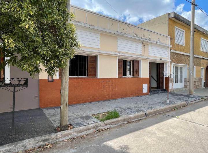 Casa · 229m² · 3 Ambientes · 1 Cochera