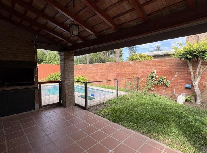 Casa · 108m² · 4 Ambientes · 1 Cochera