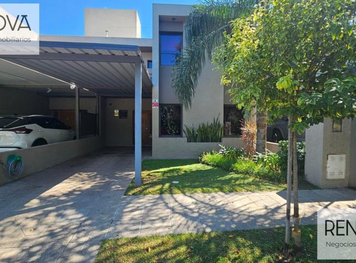 Casa · 136m² · 7 Ambientes · 2 Cocheras