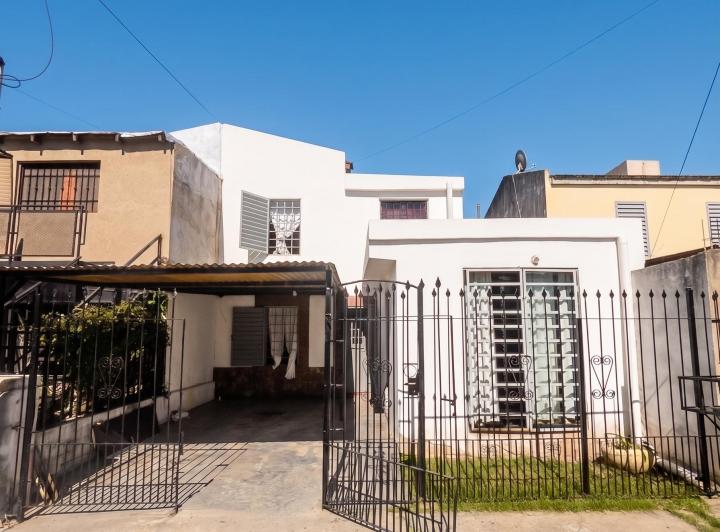 Casa · 85m² · 4 Ambientes · 1 Cochera
