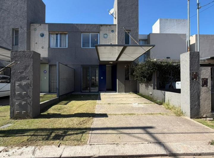 Casa · 103m² · 5 Ambientes · 1 Cochera