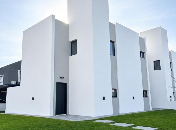Casa · 143m² · 3 Dormitorios · 1 Cochera