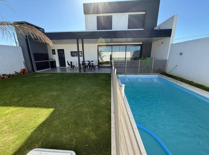 Casa · 254m²