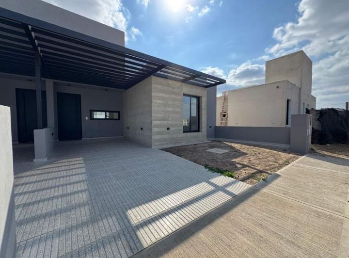 Casa · 109m² · 2 Ambientes · 1 Cochera