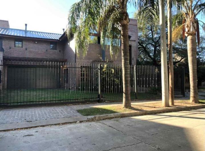 Casa · 421m² · 7 Ambientes
