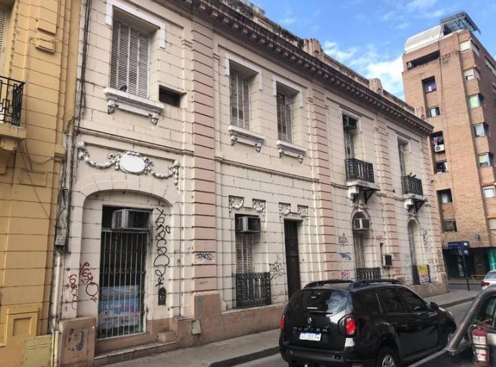 Casa · 650m² · 18 Dormitorios