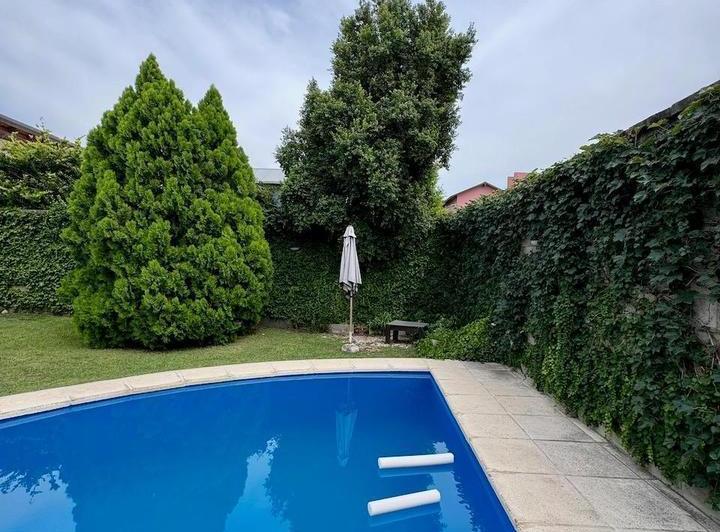Casa · 100m² · 4 Ambientes · 1 Cochera