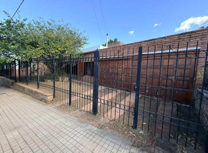 Casa · 140m² · 3 Dormitorios · 2 Cocheras