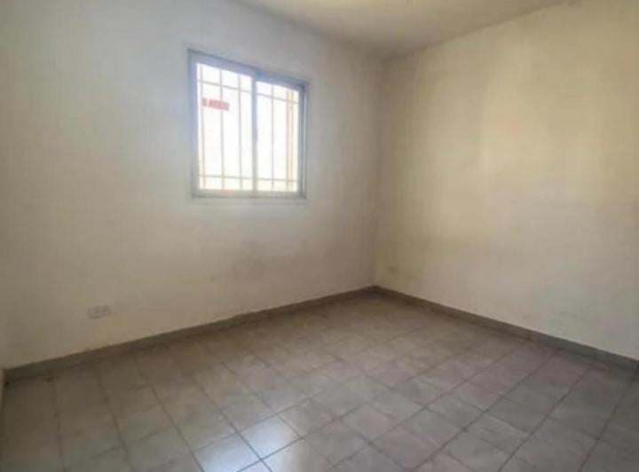 Casa · 80m² · 5 Ambientes · 2 Cocheras