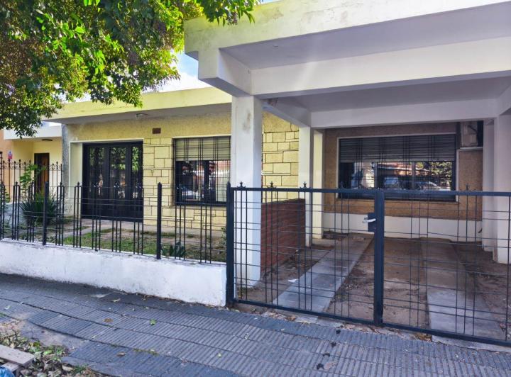 Casa · 146m² · 4 Ambientes · 1 Cochera