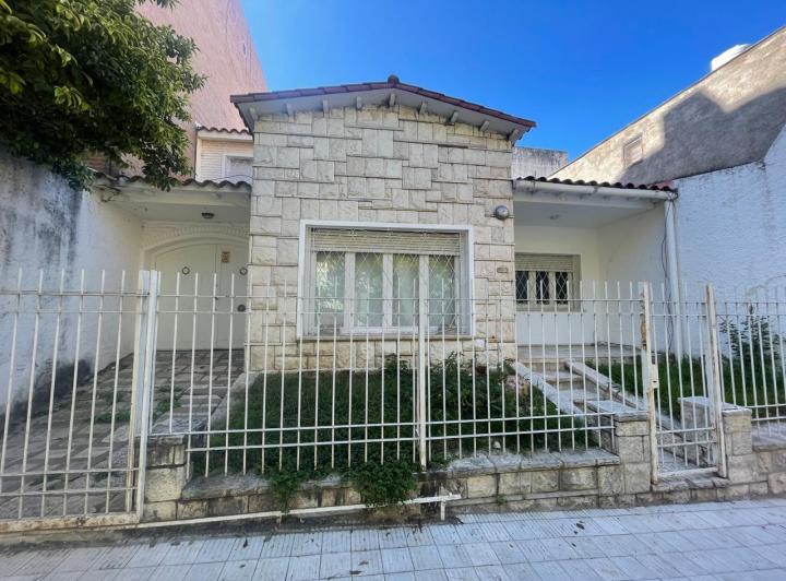 Casa · 162m² · 6 Ambientes · 1 Cochera