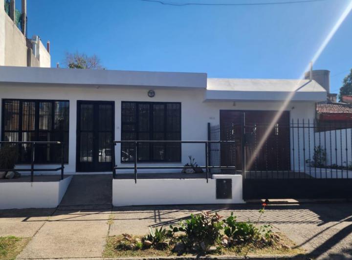 Casa · 178m² · 6 Ambientes · 1 Cochera