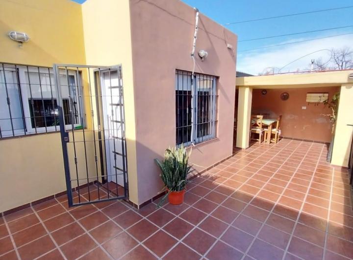 Casa · 240m² · 3 Ambientes · 10 Cocheras