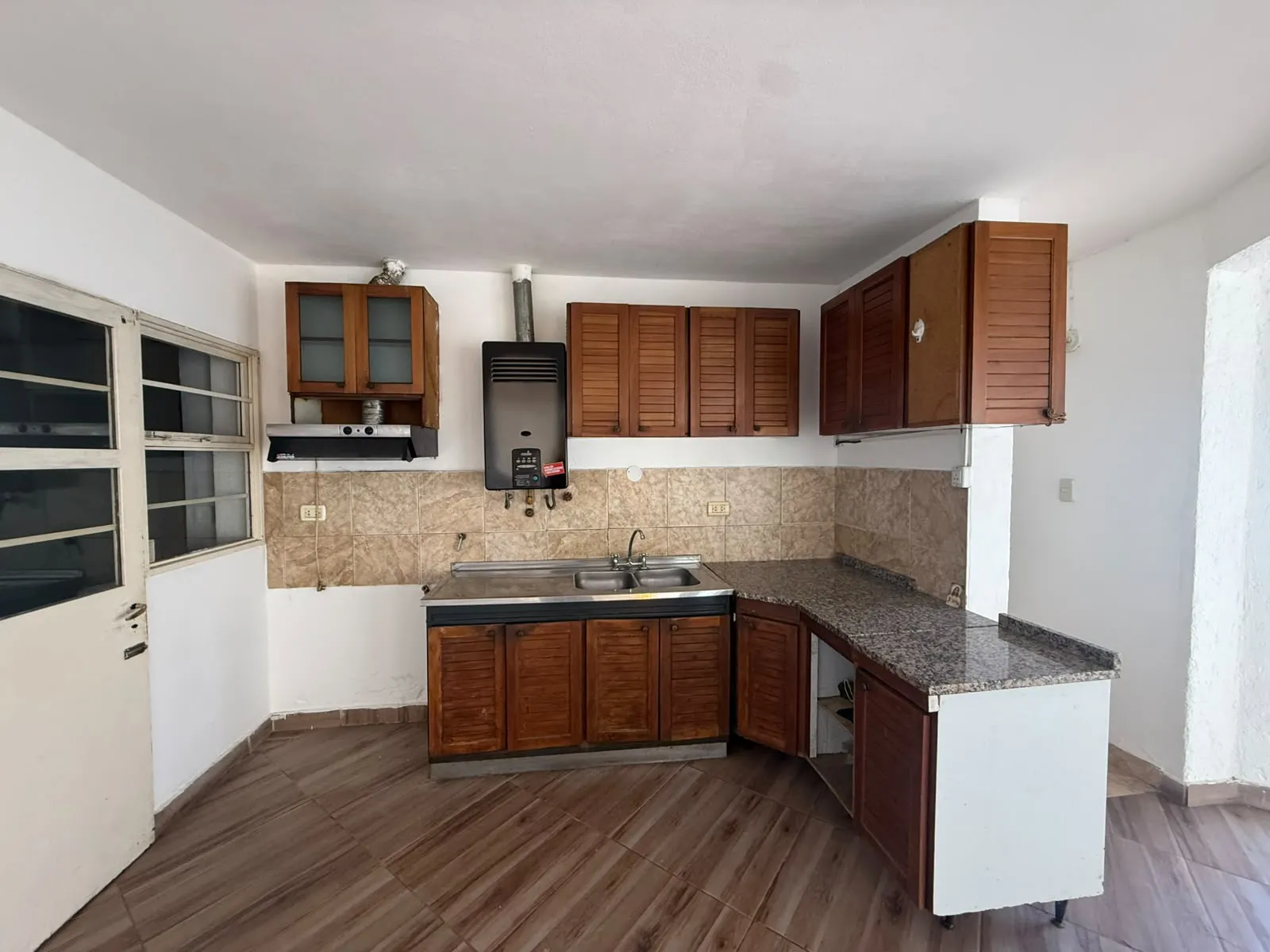 VENDEMOS CASA 3 DORMIT + SALON EN BARRIO LAS LILAS CORDOBA