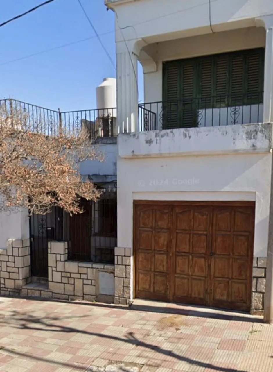 Casa a REFACCIONAR EN VENTA