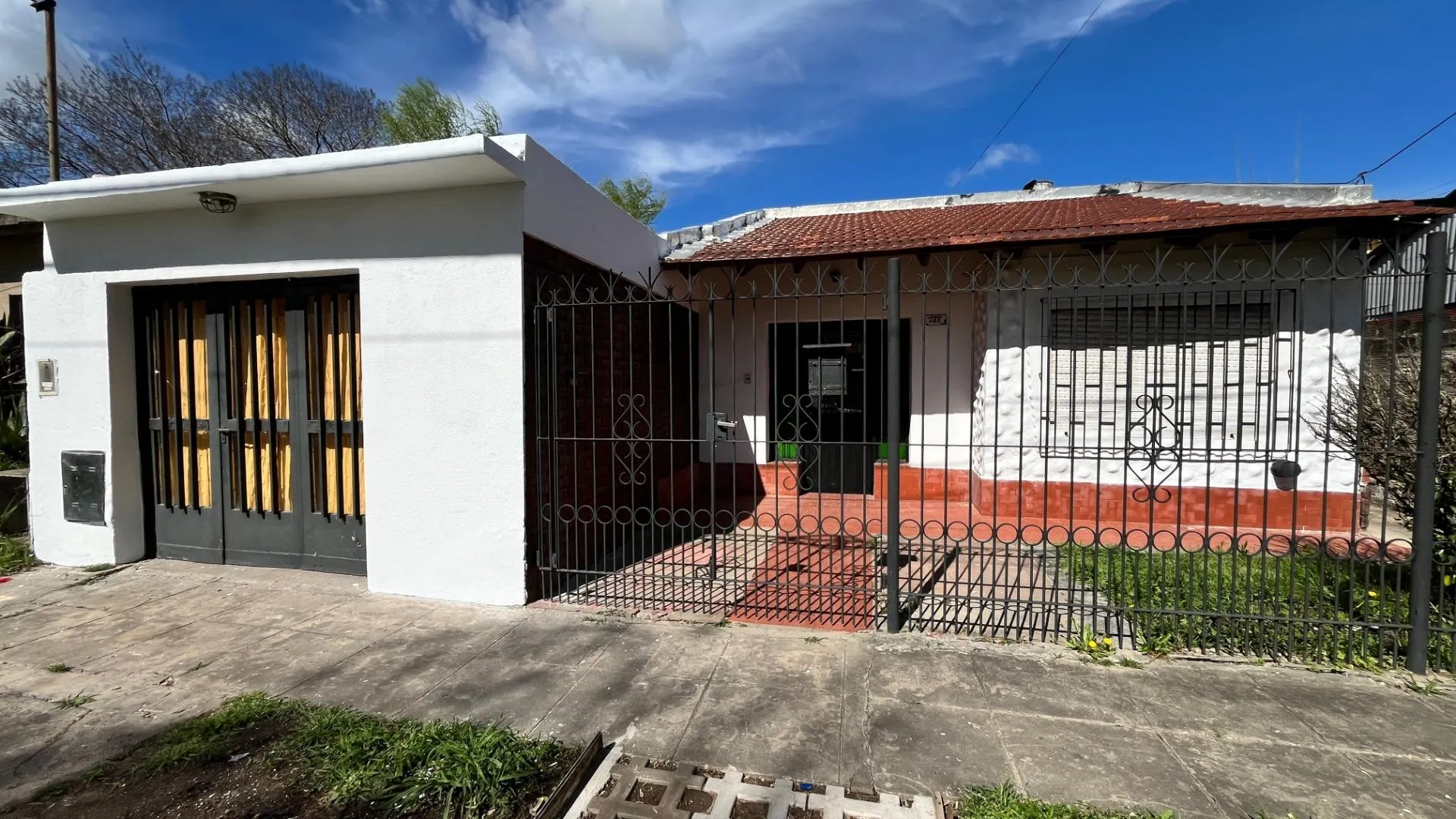 CASA EN VENTA  - CAMPANA