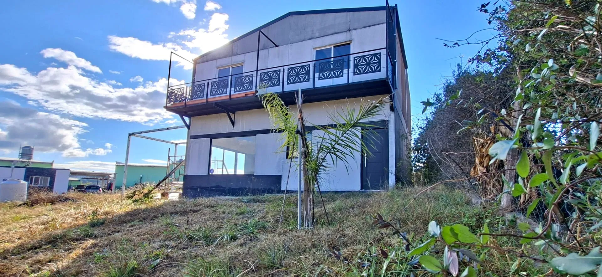VENTA CASA 5 DORM A TERMINAR TANTI