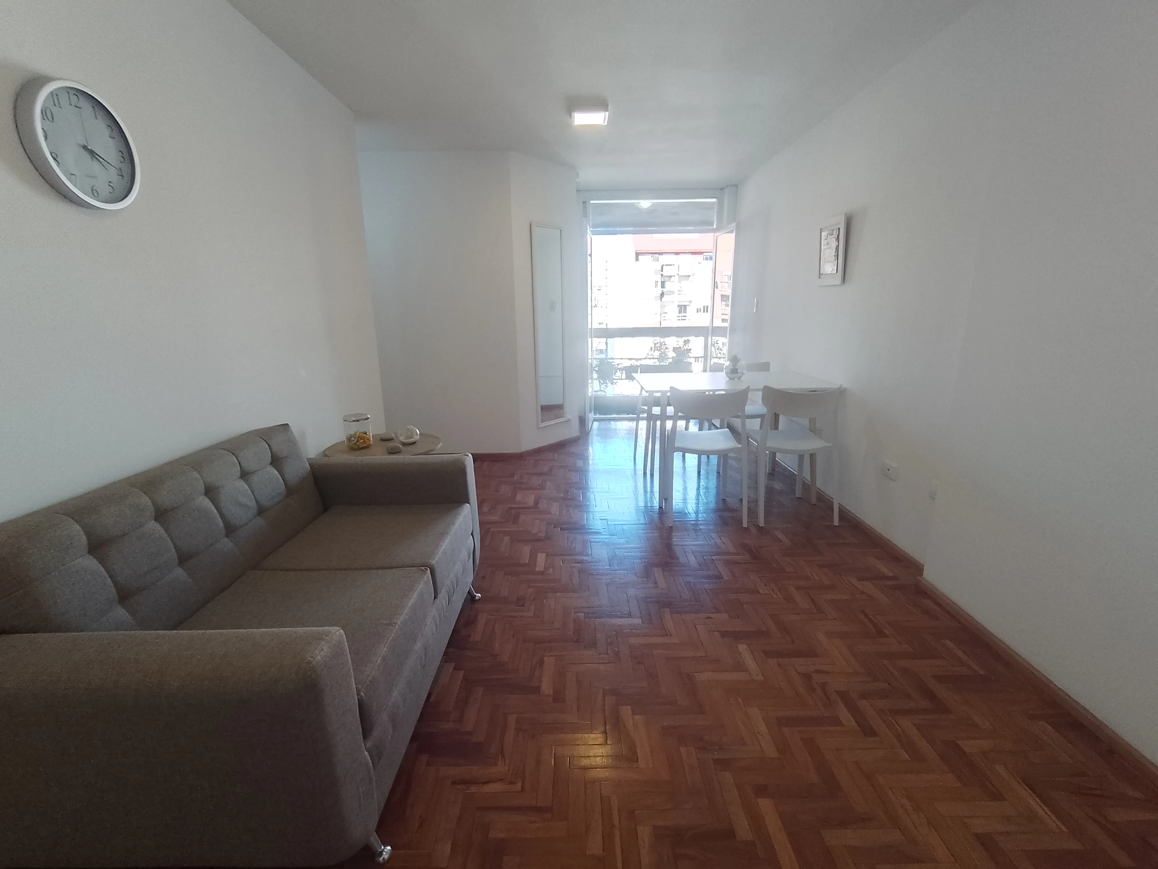 Dpto.1 Dorm balcón piso alto. Excelente ubicación
