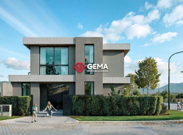 Casa · 95m² · 4 Ambientes · 1 Cochera