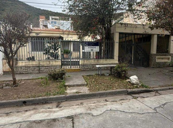 Casa · 164m² · 5 Ambientes · 1 Cochera