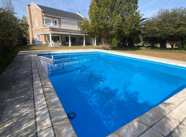 Casa · 430m² · 4 Ambientes
