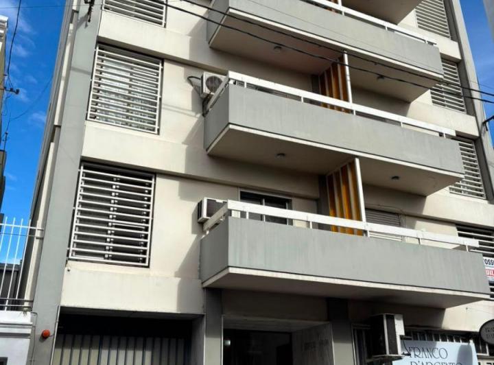Departamento · 80m² · 4 Ambientes