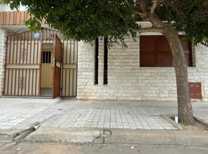 Casa · 155m² · 2 Dormitorios · 1 Cochera