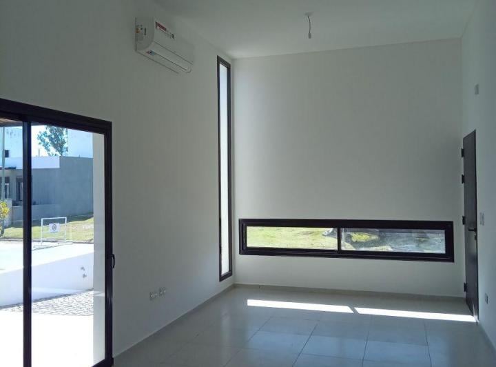 Casa · 92m² · 3 Ambientes · 1 Cochera
