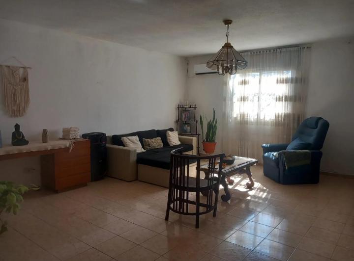Casa · 180m² · 7 Ambientes · 1 Cochera